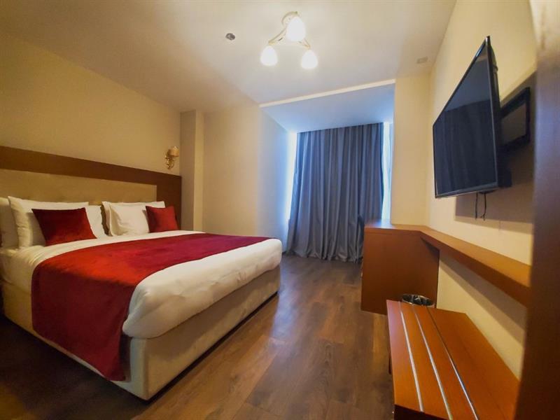 Albanopolis Hotel Tirana Exterior photo