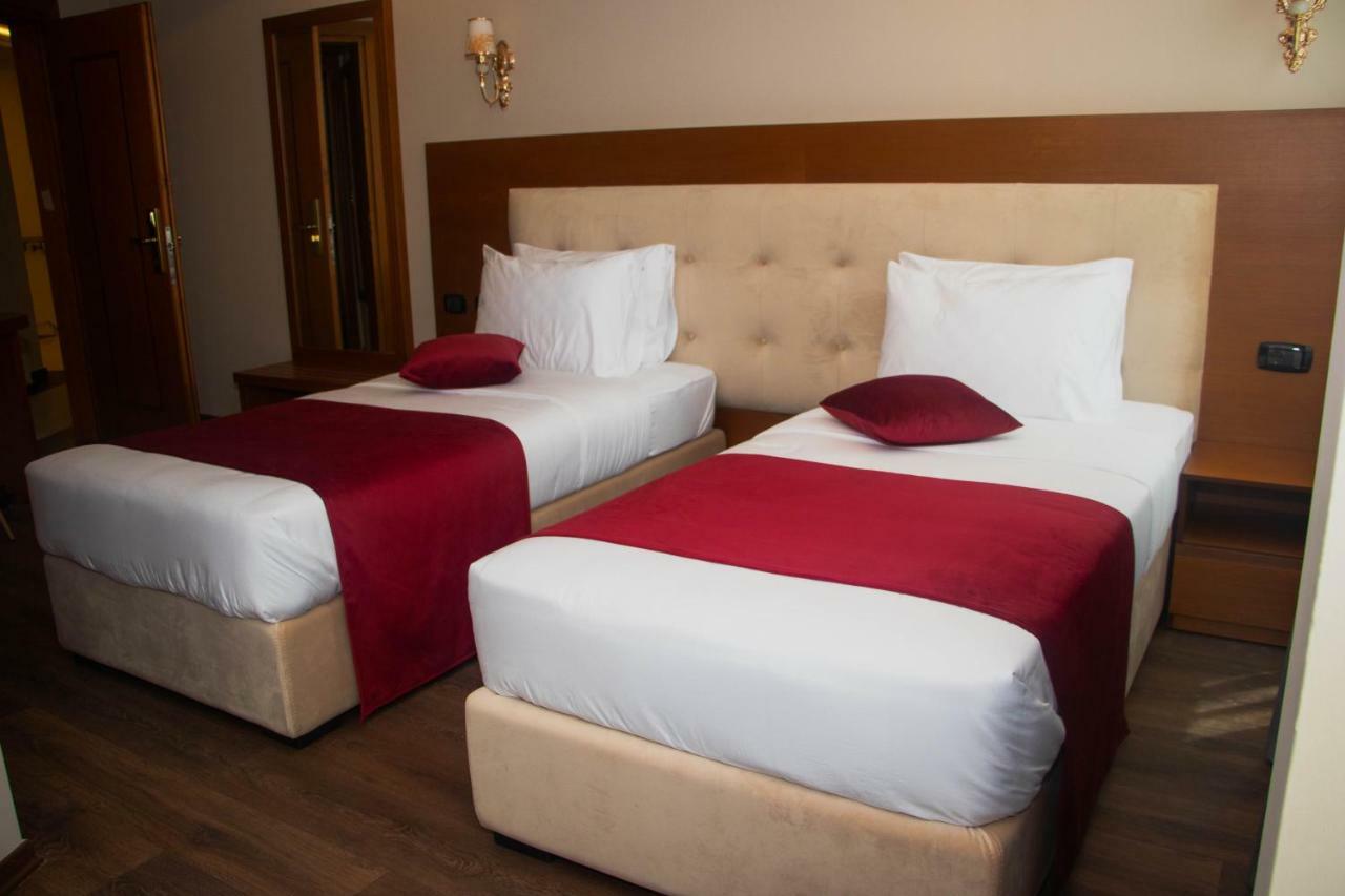 Albanopolis Hotel Tirana Exterior photo